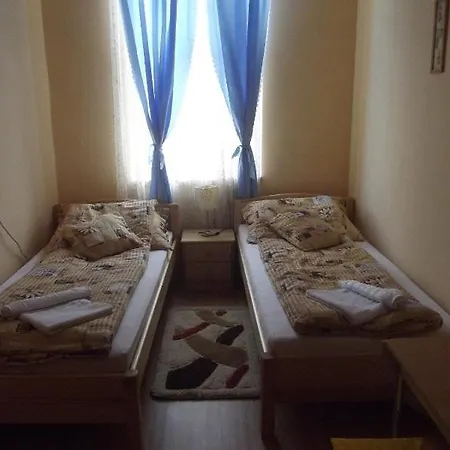 Allegro Szallo بيت ضيافة *
